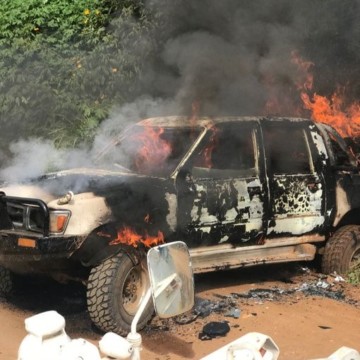 véhicule-incendié-ADF2 (2) Beni : 4 ADF neutralisés, 3 civils tués un véhicule incendié dans une embuscade sur l’axe Beni-Kasindi