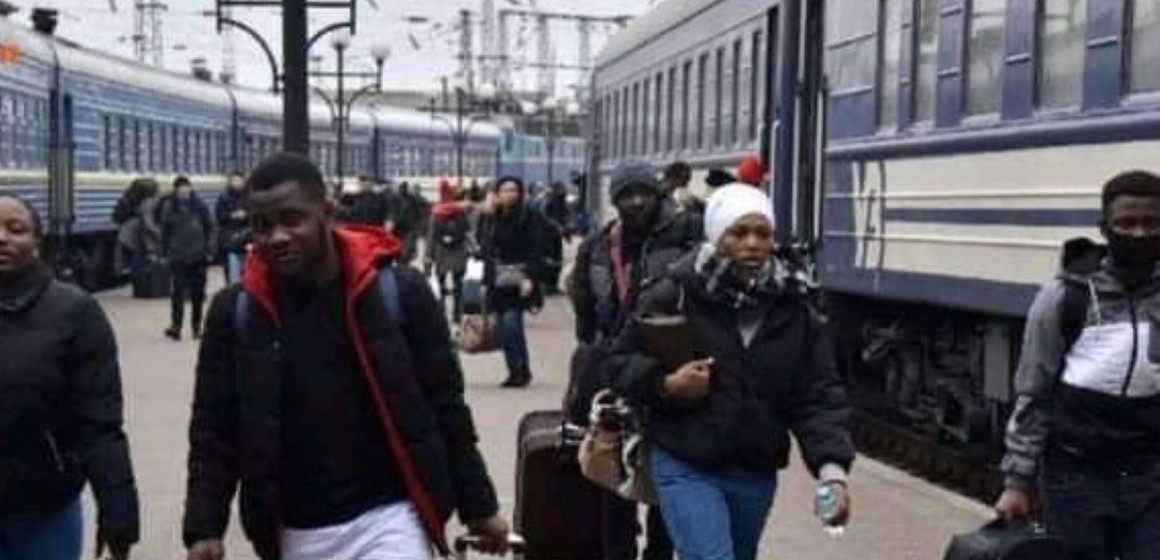 africains-bloqués-en-ukraine (2) La RDC va solliciter l’autorisation d’accès du territoire polonais pour les Congolais bloqués en Ukraine