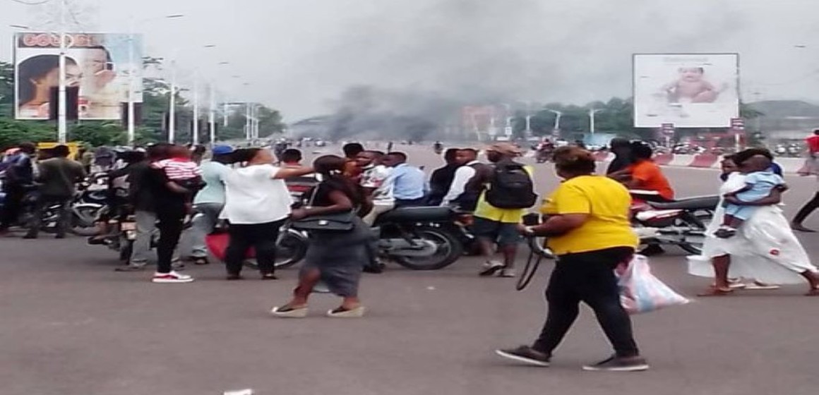 blvd-lumumba-barricadé-udps (4) Boulevard Lumu