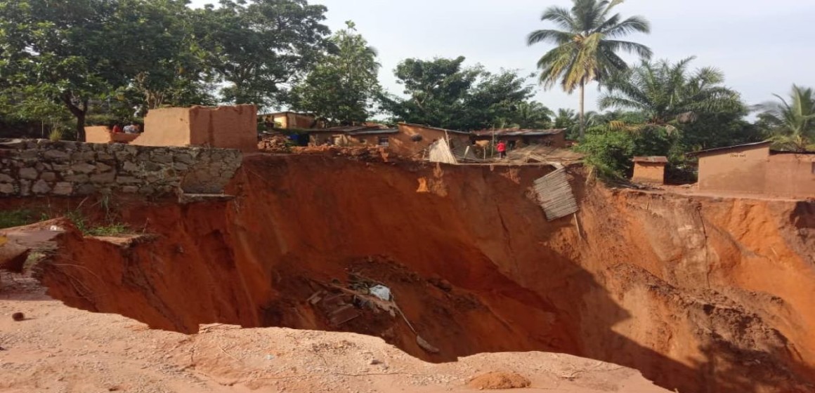 Kananga : Trois maisons écroulées dans le ravin qui menace le quartier Dikongayi