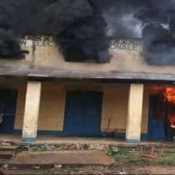 CENI : du matériel électoral calciné dans l’incendie du siège local à Bikoro (Equateur)