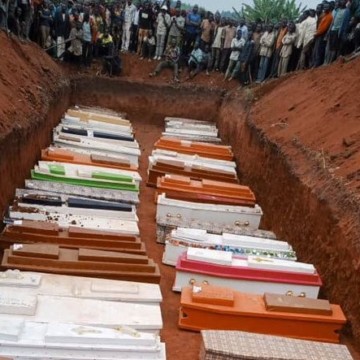 Victimes de la plaine Savo enterrées