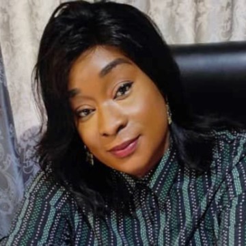 Kongo Central : le ministre des Transports, Chérubin Okende, nomme Gloria Tuluka DG à l&rsquo;OEBK