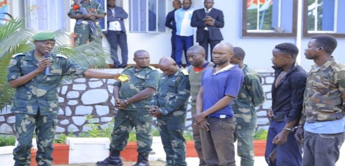 Bunia : les FARDC ont arrêté 5 militaires impliqués dans le trafic d&rsquo;armes avec les groupes armés