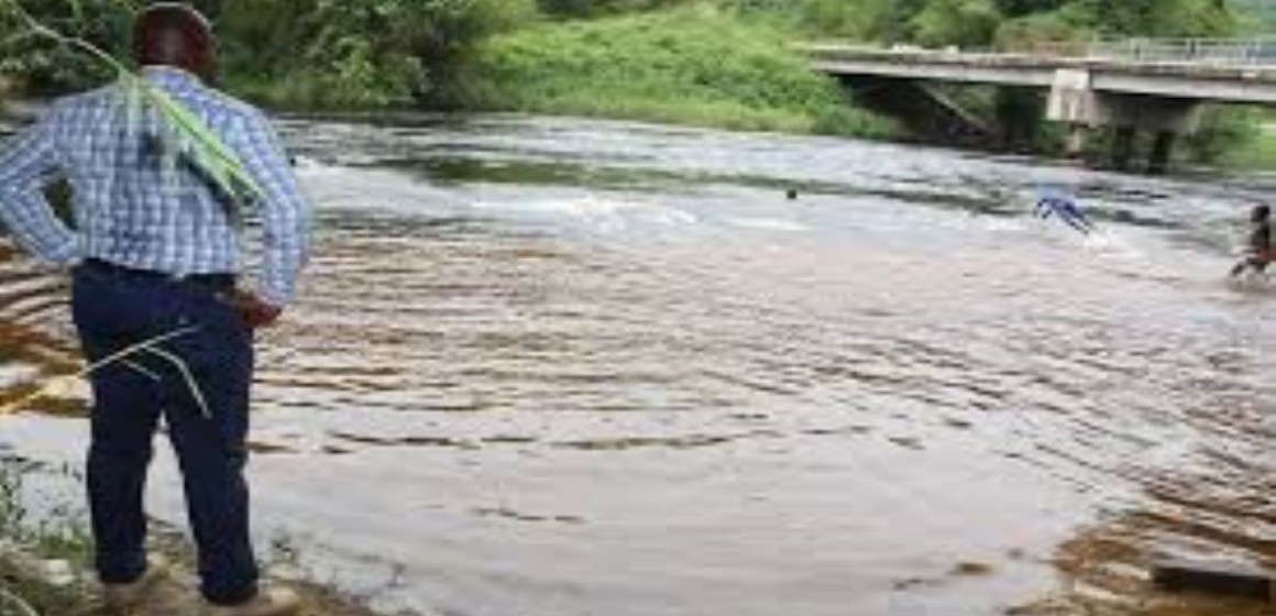 Accident sur le pont Maï-Ndombe : déjà deux corps repêchés par les secouristes