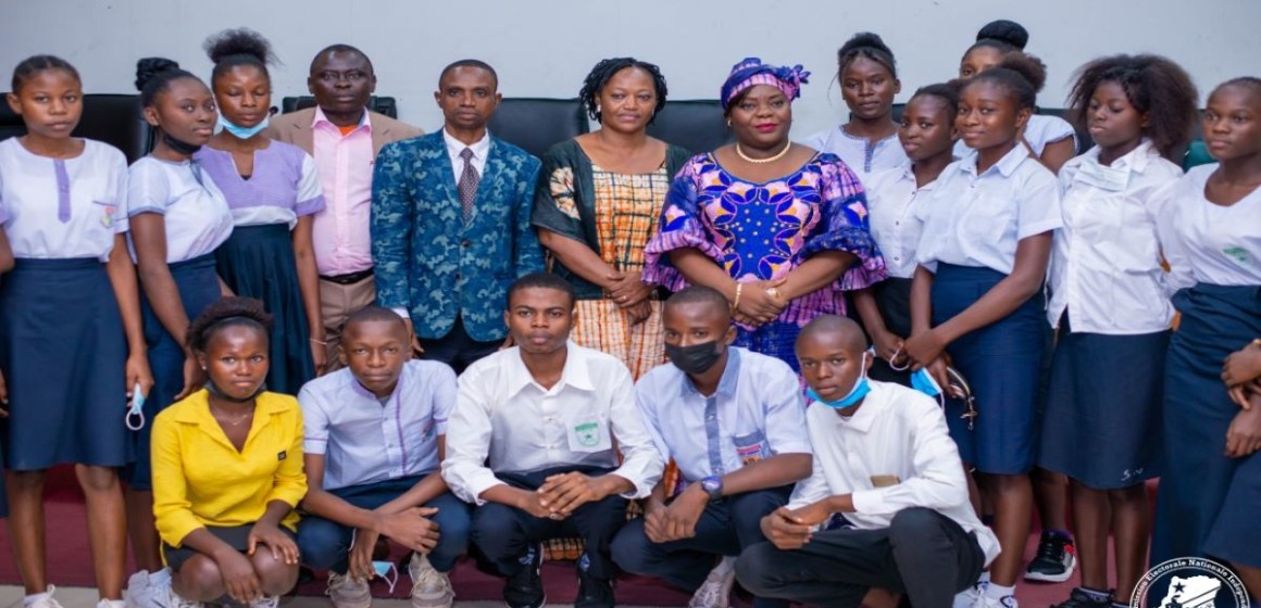 sensibilisatio-filles-processus-électoral CENI : Des jeunes filles de Kinshasa sensibilisées au processus électoral