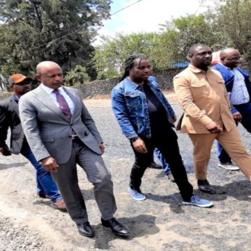 Goma : le ministre des ITPR a visité certains axes routiers et voiries en pleine construction