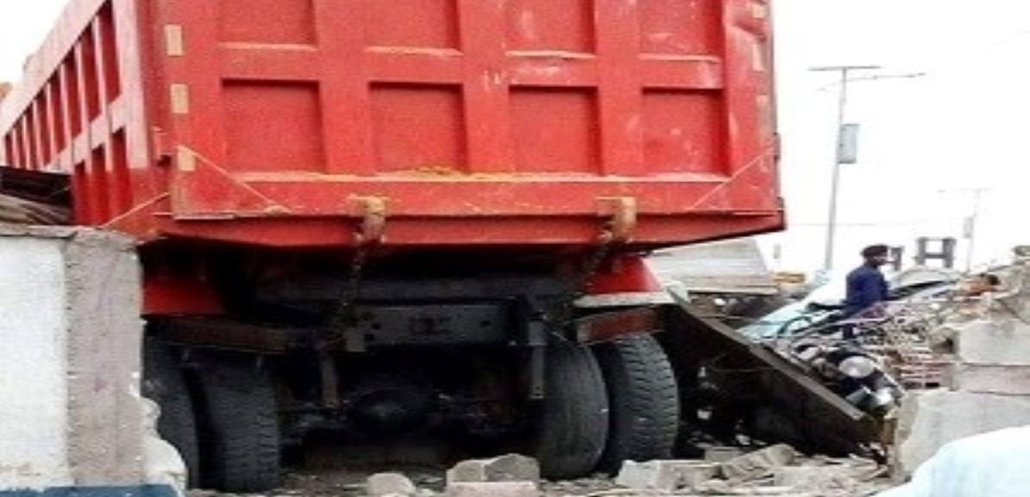 Kinshasa : six morts et des dégâts matériels importants dans un accident de circulation à Kingabwa-Uzam