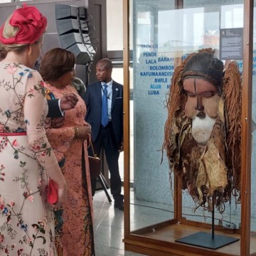 RDC : le roi Philippe prête au musée national congolais un masque… congolais !