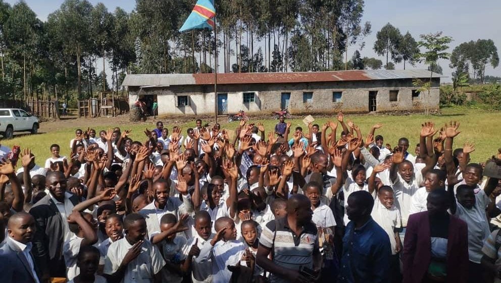 Nyiragongo : 250 élèves de la 8ème pris en charge par l&rsquo;honorable Singoma Mwanza pour participer au TENASOSP