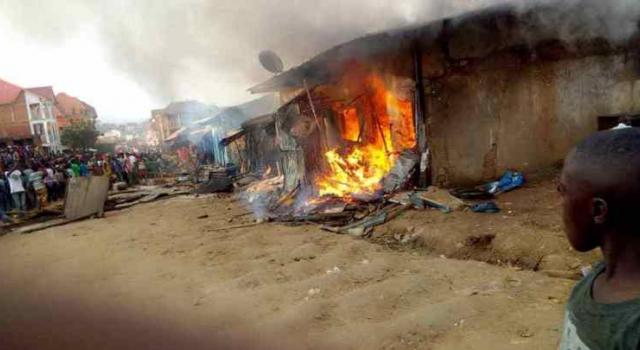 incendie-bureau-pnc-oicha Oïcha : le bureau de la police parti en fumée à la suite d’un problème électrique