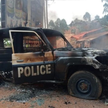 RDC : 5 policiers tués et 3 véhicules incendiés dans une manifestation à Butembo (Nord-Kivu)