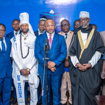 Le président de la CENI, Denis Kadima a reçu l’évêque général Dodo Kamba de la CIME