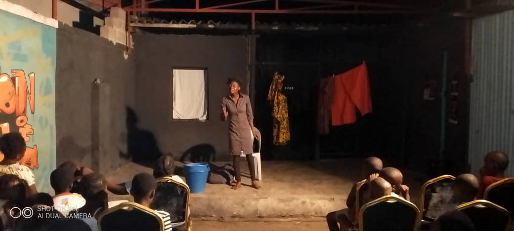 Kinshasa : le centre culturel « les Mwindeurs » fait découvrir le cinéma congolais dans la périphérie de la ville