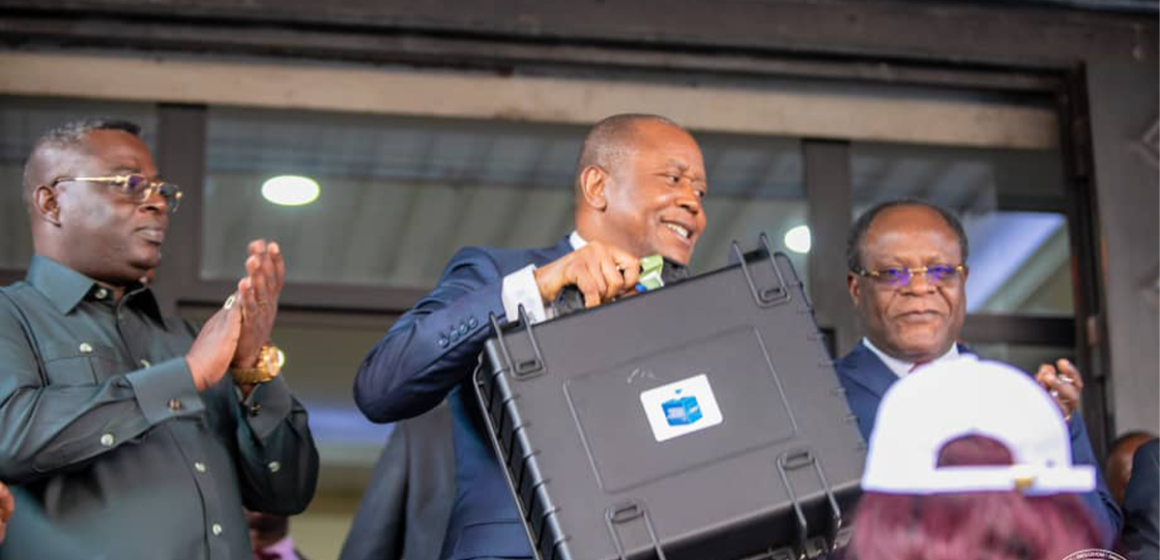 RDC : La CENI réceptionne un lot de kit d’identification et d’enrôlement des électeurs