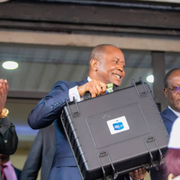 RDC : La CENI réceptionne un lot de kit d’identification et d’enrôlement des électeurs