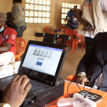 Kongo Central : Luozi a vécu le lancement effectif du test grandeur nature des Kits d’enrôlement des électeurs