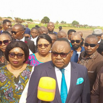 Le gouvernement congolais assiste les déplacés de Kwamouth