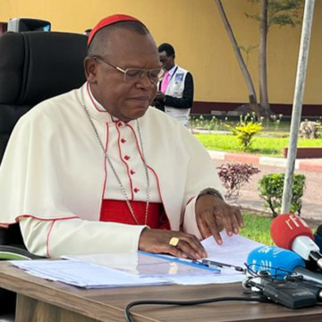 Le cardinal Ambongo en conférence de presse à Kinshasa