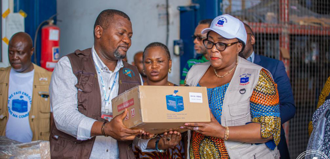 Spécimens cartes d'électeurs CENI