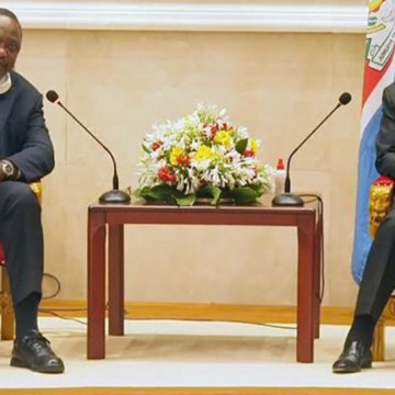 Uhuru Kenyata, ancien président du Kenya et Evariste Ndayishimiye du Burundi