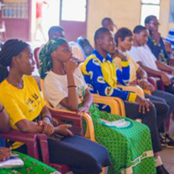 Jeunes femmes formées par l'INPP et aidée par l'UNICEF