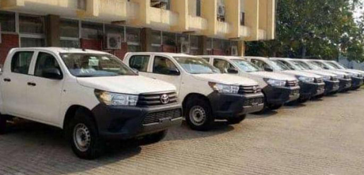 des véhicules pour les professeurs de l' université de kisangani