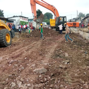 Construction de l'avenue Elengesa