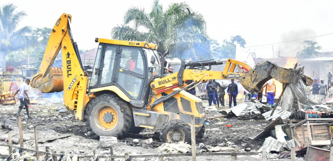Evacuation des immondices et marchés pirates à Kinshasa