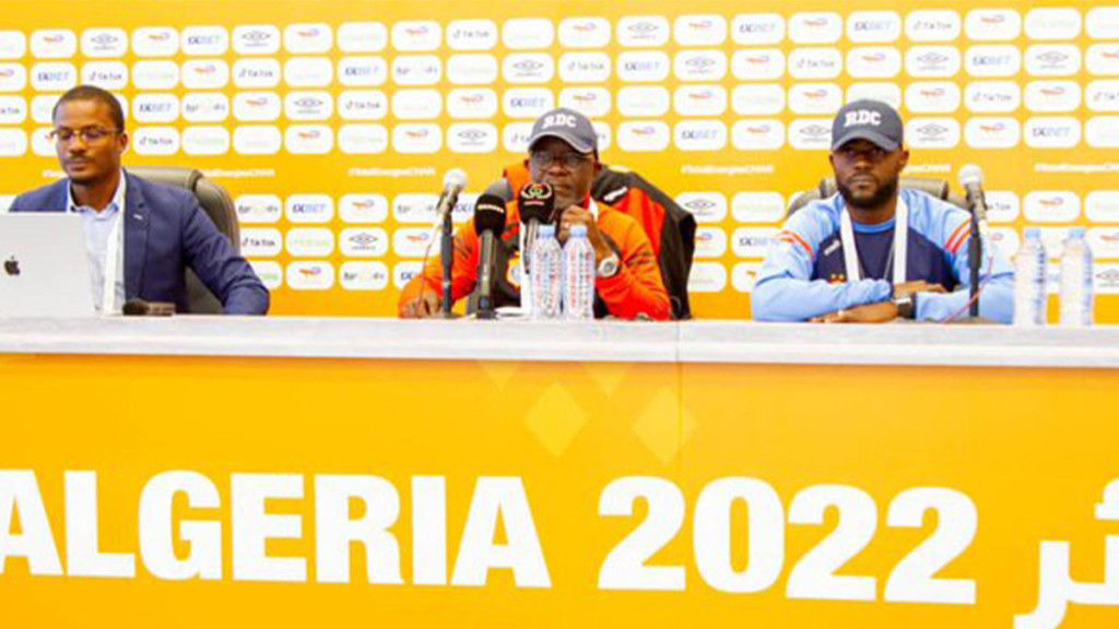 Otis Ngoma coach de la RDC en conférence de presse au CHAN 2022