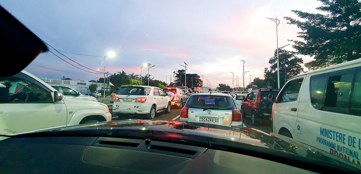 embouteillage-kinshasa.jfif Embouteillage à Kinshasa