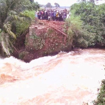 Pont Lovua près de Tshikapa au Kasai