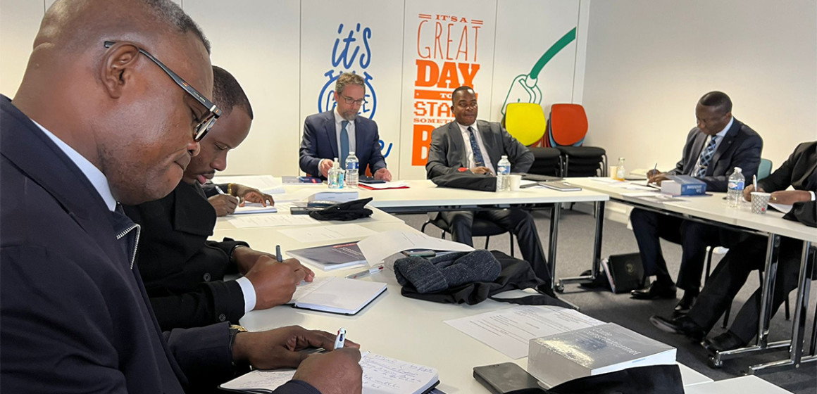 Dieudonné Kamuleta à la formation des collaborateurs des juges à Paris