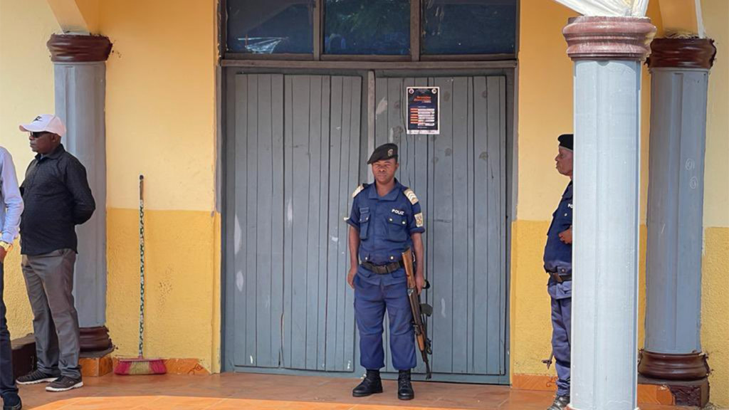 Salle du Cinquantenaire de Kenge