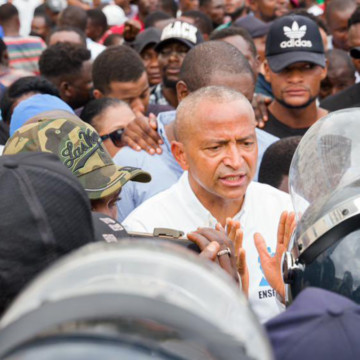 Sit-in à la CENI l'opposition en discussion avec la police