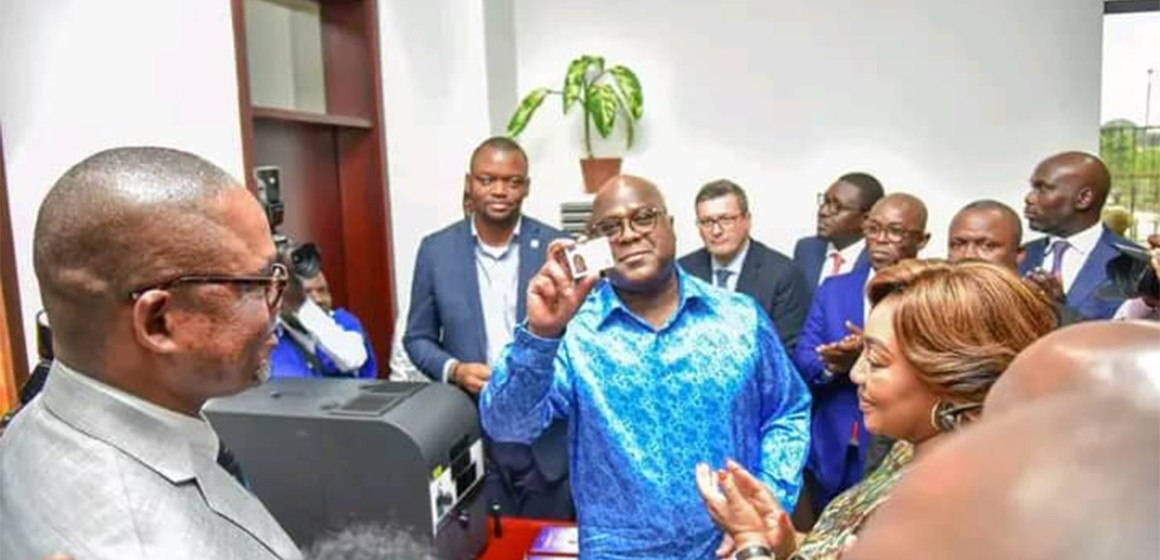 Félix Tshisekedi reçoit la nouvelle carte d'identité