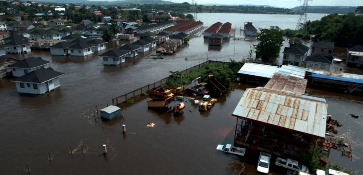 inondations dues à la crue du Fleuve Congo à Kinshasa