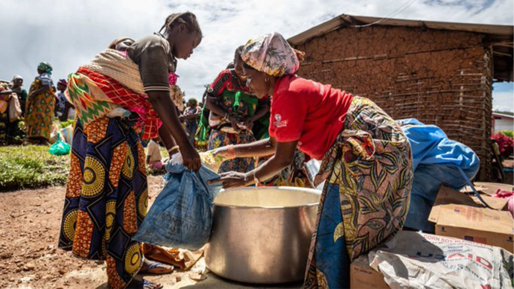 Distribution de vivres aux déplacés de Goma