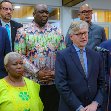 Jean-Pierre Lacroix et des officiels Congolais