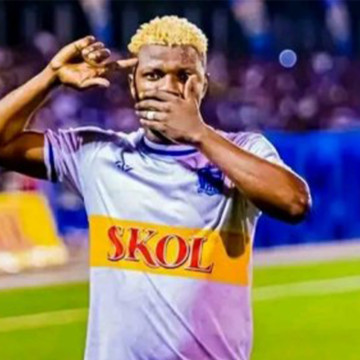 luvumbu-geste Héritier Luvumbu fait le geste de soutien