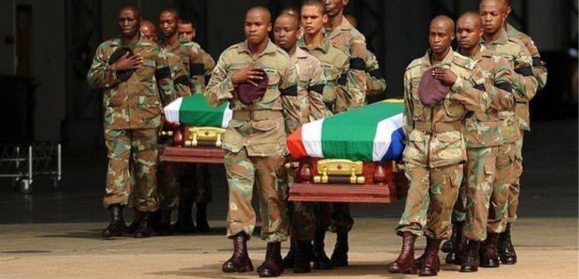 Hommage aux soldats Sud-Africains de la SAMIRDC morts en RDC
