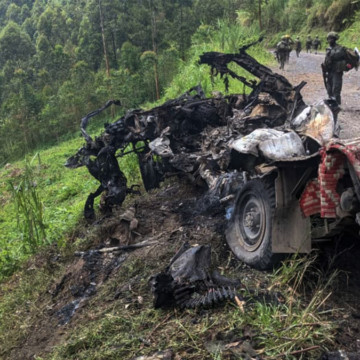 Véhicule détruit lors des affrontements FARDC-M23 à Sake