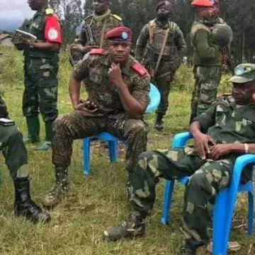 Général-major Chico Tshitambwe au front