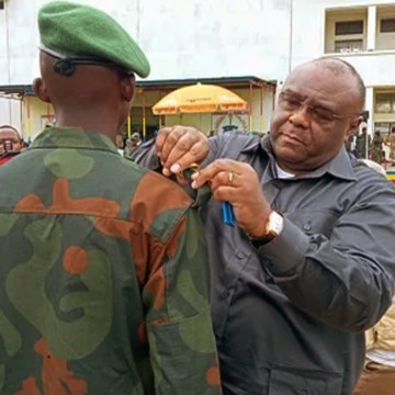 Jean-Pierre Bemba clôture la formation à l'Académie militaire de Kananga