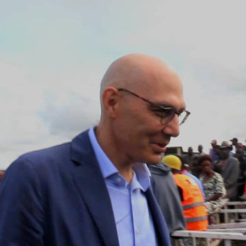 Volker Türk au camp des déplacés de Bulengo, à Goma