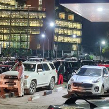 Pénurie nocturne de carburant dans les stations-service