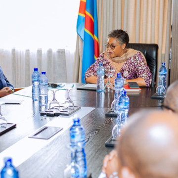 suminwa-consulte.psd Judith Suminwa consulte pour son gouvernement