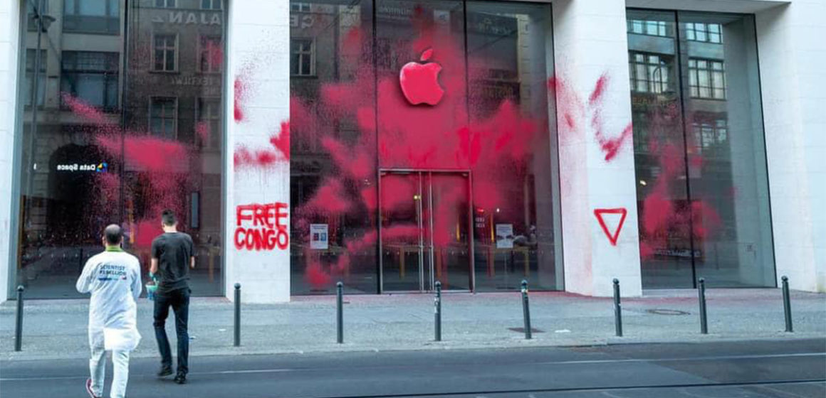 Apple Store de Berlin tagué Free Congo
