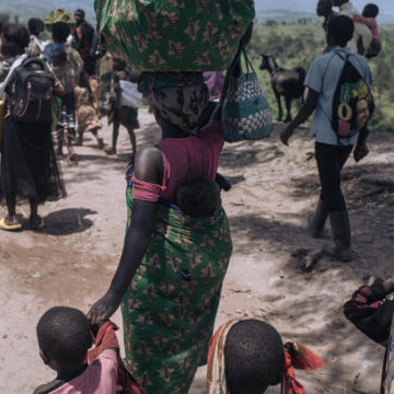 Femmes avec enfants déplacés au Nord-Kivu