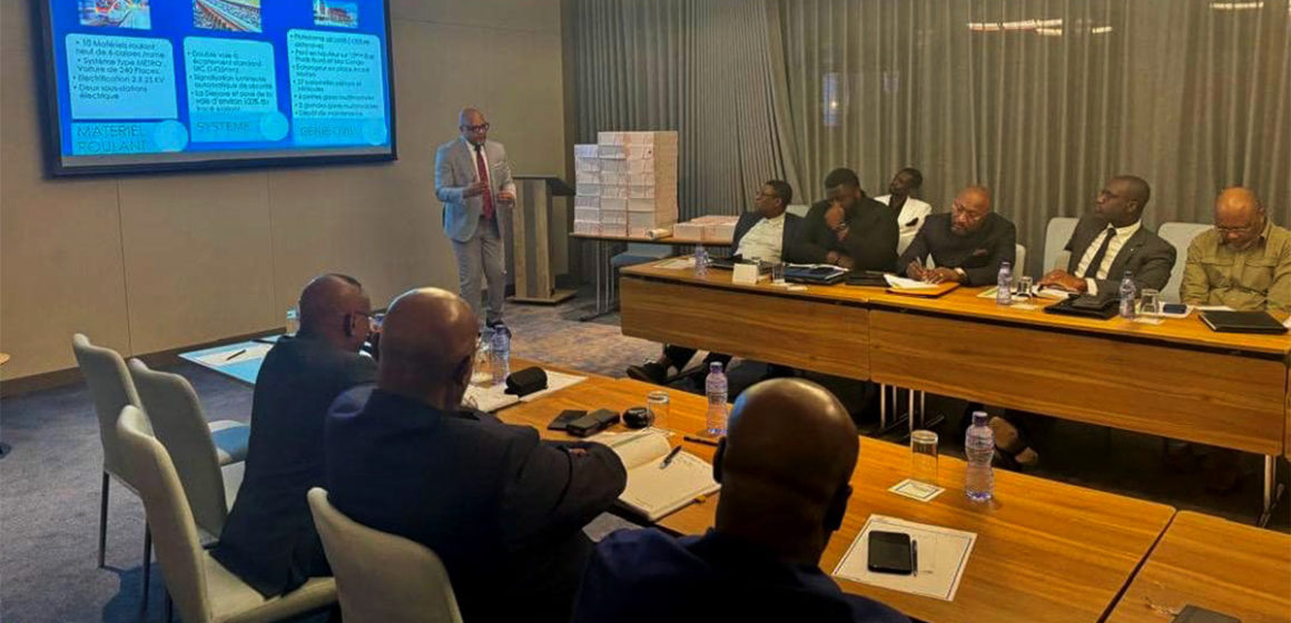 Réunion METROKIN avec le gouverneur Bumba